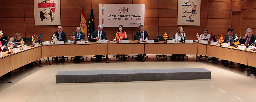 Imagen de los consejeros junto a la ministra, Camen Montón, durante un instante del Consejo Interterritorial del Sistema Nacional de Salud. 