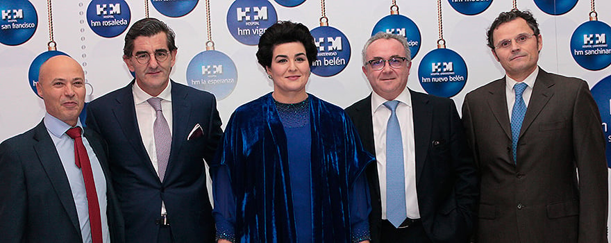 Juan Medina, cardiólogo del Hospital Montepríncipe; Juan Abarca Cidón; Elena Abarca Cidón, secretaria general de HM Hospitales; Javier Parra, cardiólogo de HM Hospitales; Felipe Ramos, médico de aparato digestivo del Hospital de Montepríncipe. 