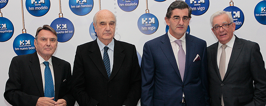 Alfonso Delgado, director del servicio de Pediatria de HM Hospitales; Alfonso Moreno; Juan Abarca Cidón y Jesús Sánchez Martos, presidente de la Fundación Madri+d.