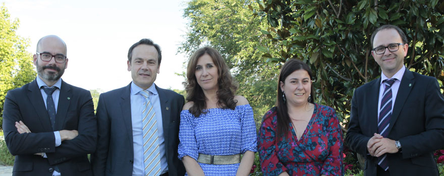 Íñigo Cortázar, Andrés Paz-Ares, director general de Salud Pública de la Consejería de Galicia; Margarita Prado, directora general de Recursos Humanos del Sergas; María Jesús Piñeiro, directora de Recursos Económicos del Sergas y José Antonio Ballesteros, director general de Asistencia Sanitaria del Sescam.