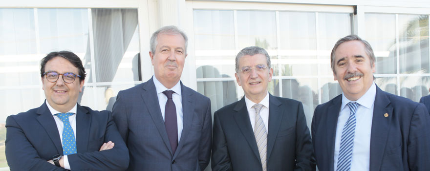 José María Vergeles; Luis Mayero, presdiente del IDIS; Sebastían Celaya, consejero de Sanidad de Aragón, y Fernando Mugarza, director de Desarrollo Corporativo y Comunicación de la Fundación IDIS.