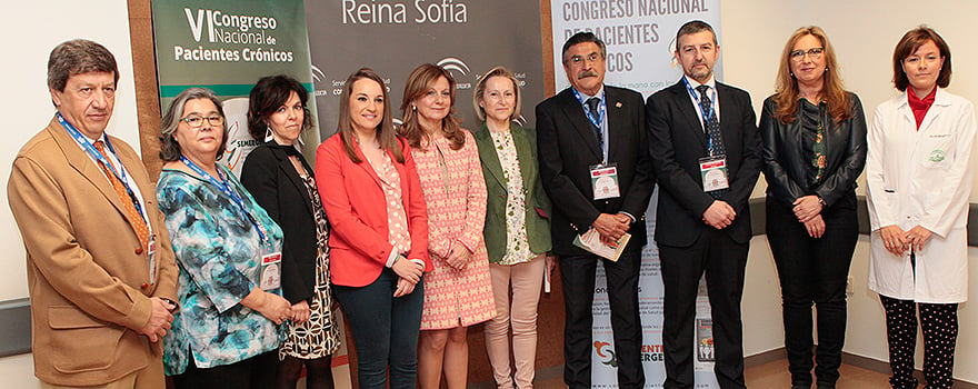Foto de familia del Comité Organizador,  autoridades y la dirección del Hospital Reina Sofía de Córdoba.