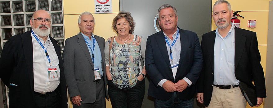 Javier Palicio, presidente de Fenaer; Carlos Nunes, mienbro de la junta directiva de European Federation of Allergy; Julio Ancoechea, jefe de servicio de Neumología del Hospital La Princesa; y Carlos Lines, presidente de la Asociación de Familiares y Enfermos de Fibrosis Pulmonar Idiopática.