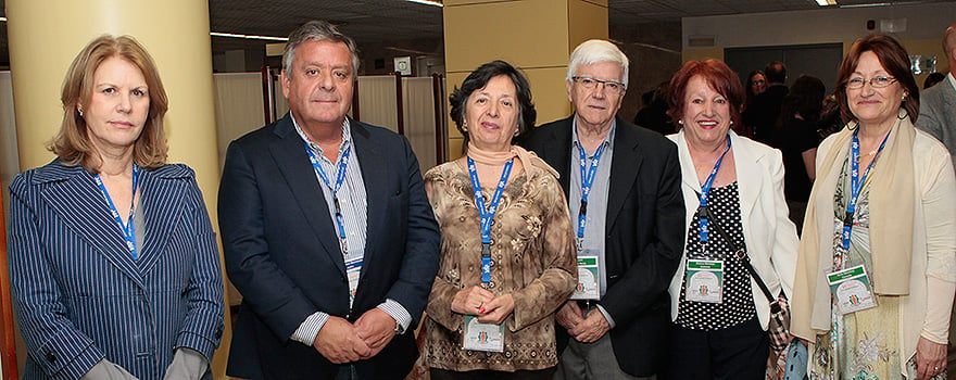 María Emilia Carretero, presidenta de la Asocación de Pacientes de EPOC y Apnea del Sueño; Julio Ancoechea; María Victoria Palomares, presdienta de honor de Federación Nacional de Asociaciones de Pacientes Respiratorios (Fenaer); Soledad Alonso Mostaza, presidenta de honor de Fanaer; José María Ausín, presdiente Aire Libre Granada; y Conchi Grae Sanchez, presidenta de Asmamadrid.