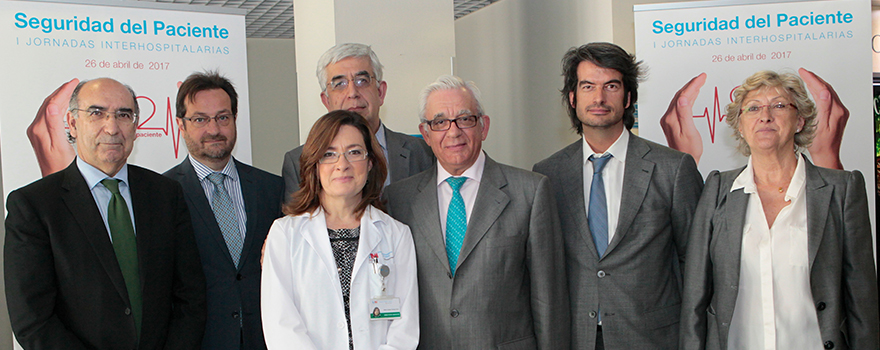 Alberto Pardo, subdirector de Calidad Asistencial de la Consejería de Sanidad; Fernando Prados, director de Humanización y Calidad Asistencial de la Consejería de Sanidad; Carmen Pantoja, gerente del Hospital Infanta Leonor; Carlos Mingo, gerente del Infanta Cristina de Parla; Jesús Sánchez Martos, consejero de Sanidad; Carlos Mur, gerente del Hospital de Fuenlabrada, y Rosa Bermejo, gerente del Infanta Sofía.