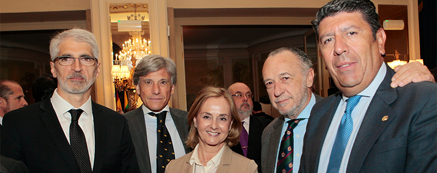 Enrique Álvarez, CEO de Johnson & Johnson en España; José Luis Gómez, director general de BD; Margarita Alfonsel; José María Pino y Manuel Vilches, director general del IDIS. 