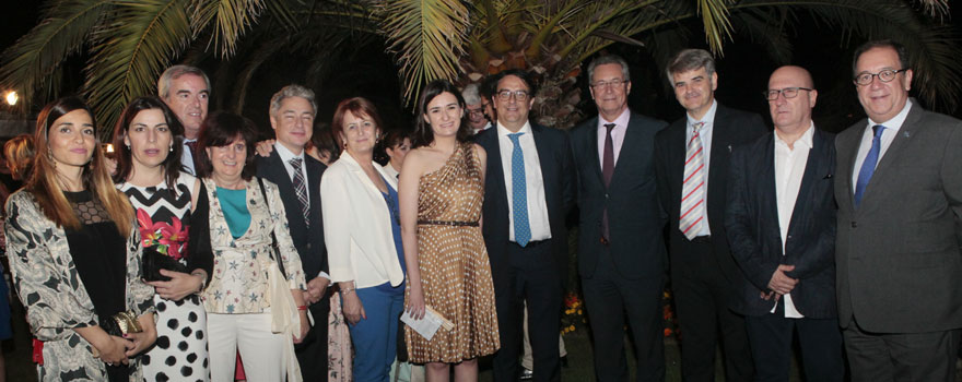 Beatriz Martín, subdirectora de Salud Mental del SES; Concha Gutiérrez, subdirectora de Atención Especializada del SES; Vicente Alonso, director general de Asistencia Sanitaria del SES; Pilar Guijarro; Santiago Thovar; Blanca Pérez, coordinadora técnica del SES; Carmen Montón; José María Vergeles; Ricardo Campos; Ceciliano Franco; José Félix Herrera y Cecilio Venegas.