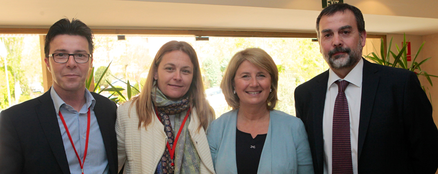 Eduardo Belenguer, Vanesa Roig y Gloria Tapias, los tres de Ipsen, junto a Jorge Aboal.