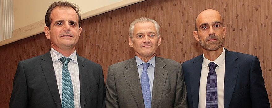  Félix Ruiz, director comercial de Praxair, Roberto Arranz, y Ricardo López, director general de Sanitaria 2000.