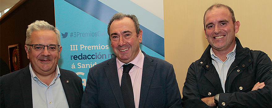 Carlos Somoza, subdirector del Área Quirúrgica de la EOXI de Lugo; Ramón Ares, gerente de la misma zona sanitaria, y Alfredo Silva, director asistencial.