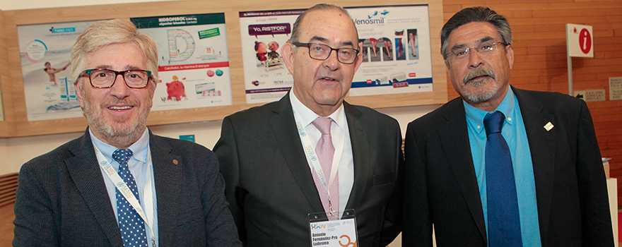 Benjamín Abarca, expresidente de SEMG, Antonio Fernández-Pro, presidente de SEMG, y José Luis Llisterri, presidente de Sermergen.