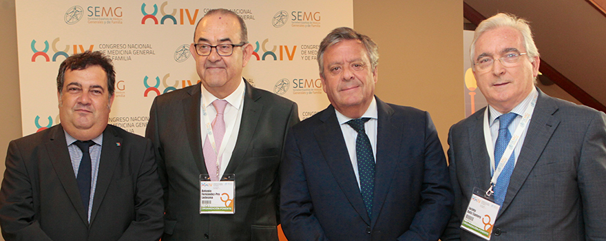 Ernesto Gasco, primer teniente de alcalde de San Sebastián, Antonio Fernández-Pro, Julio Ancochea,  jefe del Servicio de Neumología del Hospital Universitario de La Princesa, y Jacinto Bátiz, presidente del Comité Científico del XXIV Congreso de la SEMG.