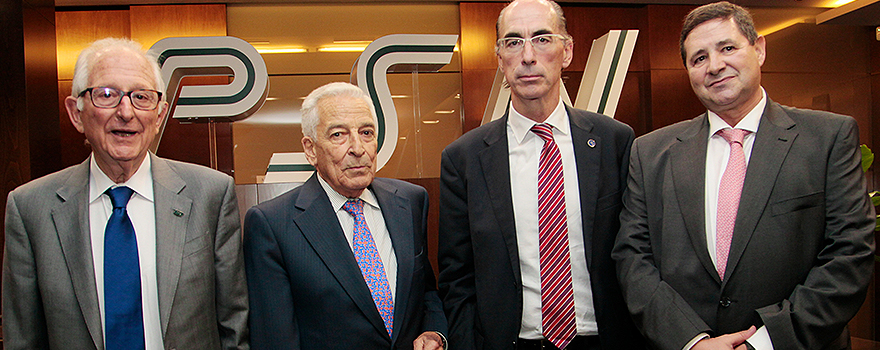 Alfredo Milazzo, presidente de la Fundación Ad Qualitatem; Miguel Carrero, presidente de PSN; Jesús Vázquez Almuíña, consejero de Sanidad de Galicia; Joaquín Estévez, presidente de Sedisa.