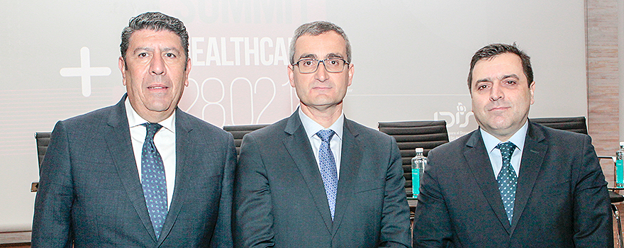 Manuel Vilches, director general del IDIS; Jesús Bonilla, director general de Sanitas Hospitales; y Pedro Rico, director general de operaciones de Quirónsalud Hospitales.