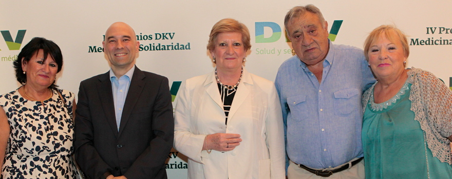 Ana López, directora de la Asociación Aragonesa Pro Salud Mental (Asapme);  Juan Luis Pintiel Arruego, director Comercial Zona Red Propia; Concepción Ferrer, presidenta del Colegio Oficial de Médicos de Zaragoza; Juan José Degoña y Conchita Barenas de DKV.