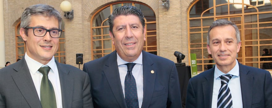 Xavier Cantó, director médico Territorial Cataluña, Baleares y Andorra de DKV; Manuel Vilches, director general del IDIS; y Francisco Lorenzo, director médico nacional de DKV.
