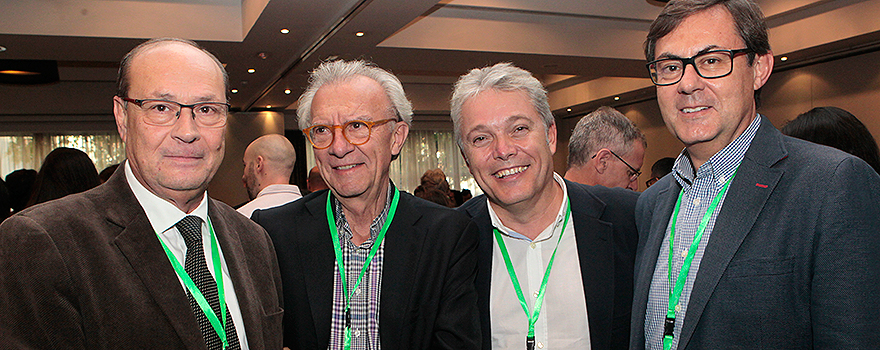 Vicent Fonollosa, decano de la Facultad de Medicina de la Universidad Autónoma de Barcelona; Antonio Vidaller, jefe clínico del Instituto Dexeus de Barcelona; Ricard Mercader y Tomás Pérez, de Adelion. 