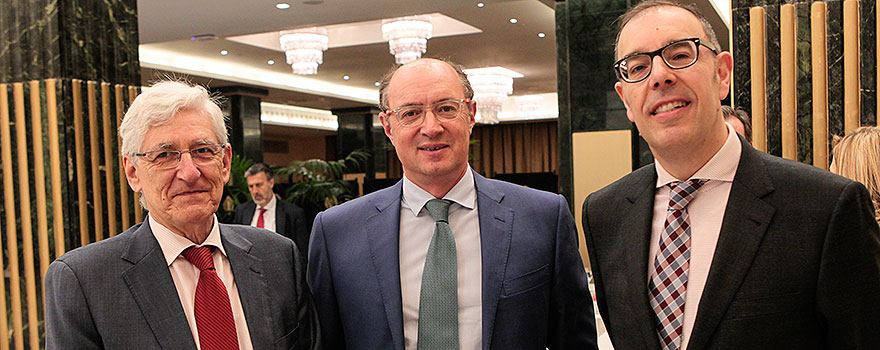 José Ramón Luis-Yagüe, Carlos García, presidente del Colegio de Farmacéuticos de Salamanca y Francisco Fernández, director de Comunicación de Farmaindustria.