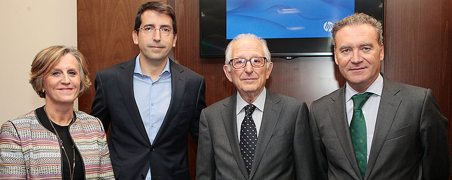 Piedad Navarro, directora de Relaciones Institucionales de Home Healthcare España de Air Liquide; Manuel Astorga, director de Air Liquide Murcia; Alfredo Milazzo y Julio de la Rosa, director de Market Access de Air Liquide. 