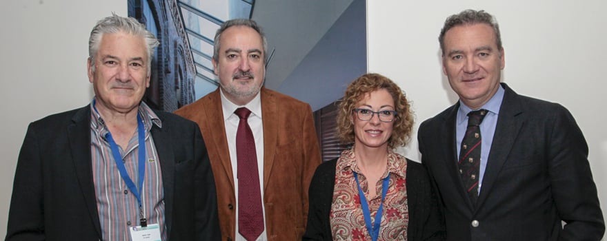 Iñaki Martín, de C4C; Miguel Canoquino, director del Área Económico-Administrativa del Instituto de Salud de Aragón; Victoria Játiva; y Julio de la Rosa, director de Relaciones Institucionales de Air Liquide.
