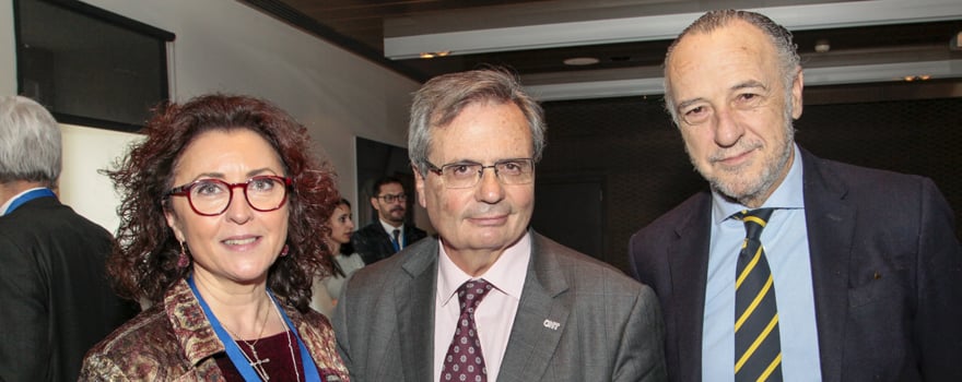 María Isabel Baena, viceconsejera de Sanidad de Andalucía; Rafael Matesanz, exdirector de la ONT; y José María Pino.