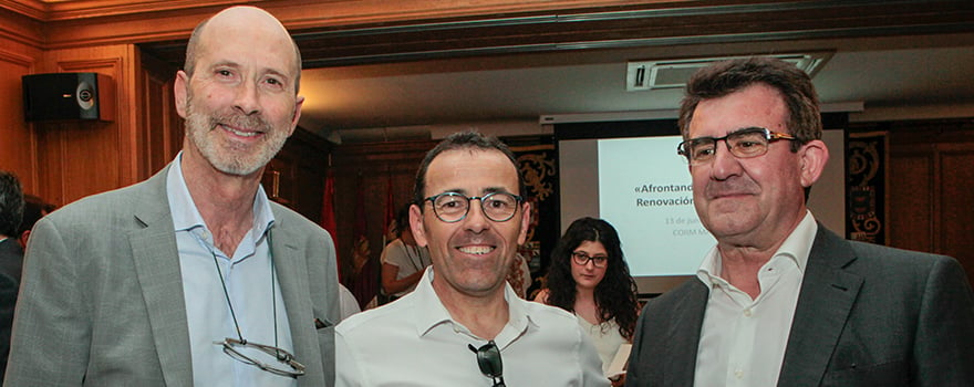 Carlos Cisternas, responsable de Fenin en Cataluña; Óscar Polo, director Comercial de Agenon Mantenimiento; y José Antonio Rodríguez, CEO de Agenon Mantenimiento.