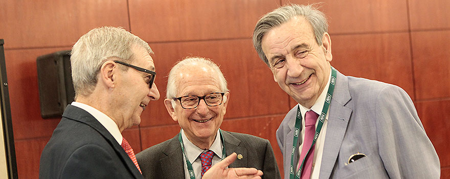 Tomás del Monte, consejero de PSN;  Alfredo Milazzo, presidente de la Fundación Ad Qualitatem; y Antonio Burgueño, impulsor del Modelo Alzira.