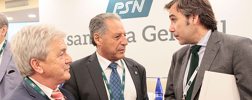Julián Somalo, presidente del Colegio de Veterinarios de La Rioja; Filemón Rodríguez, consejero de PSN; y José Blanco, director de la oficina de PSN de Ourense.