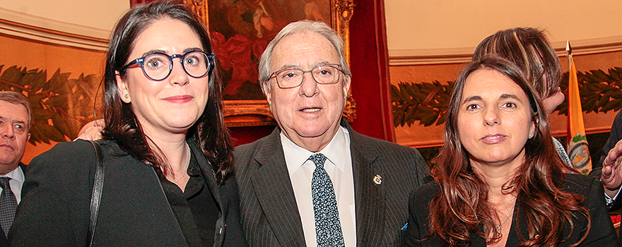 Ofelia De Lorenzo; Diego Murillo; y Raquel Murillo, directora del Ramo de Responsabilidad Civil de AMA. 