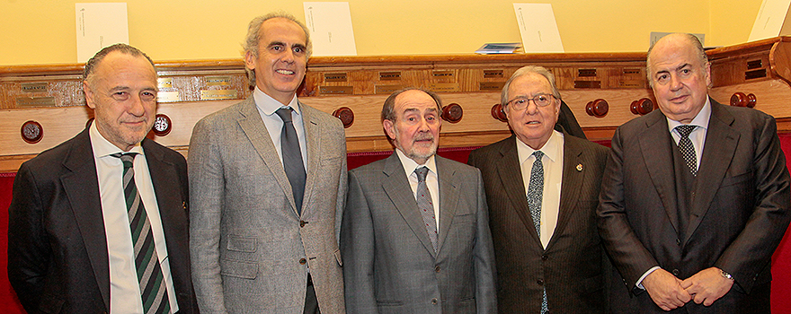 José María Pino, presidente de Sanitaria 2000; Enrique Ruiz Escudero; Joaquín Poch; Diego Murillo; y Ricardo De Lorenzo. 