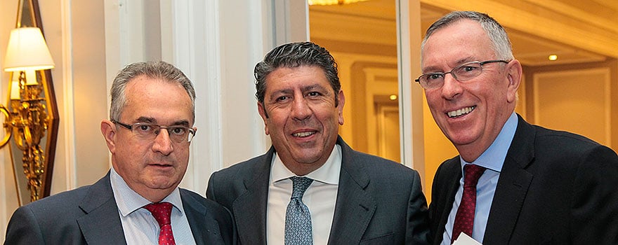Eduardo Bueno, de Novo Nordisk; Manuel Vilches, y Jorge Petit, consejero delegado de HPS-Hospital Perpetuo Socorro.