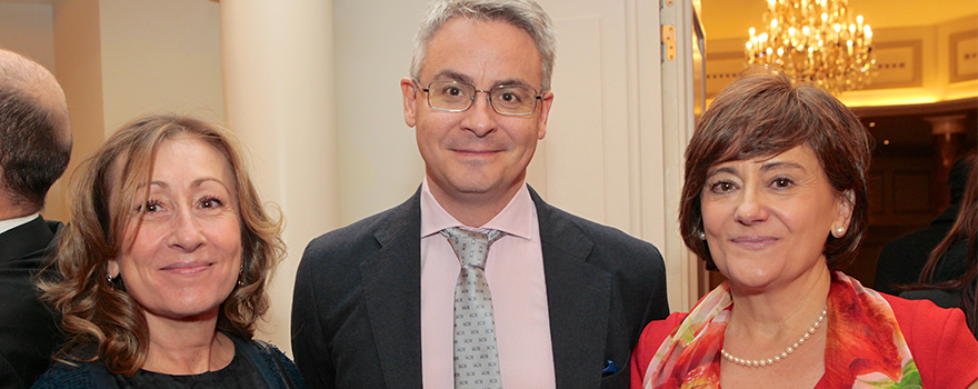 Maribel Sánchez, directora médica de HM Madrid; Santiago Ruiz, director médico dle Hospital Puerta del Sur; y Carmen Ruiz, directora de Organización del IDIS.