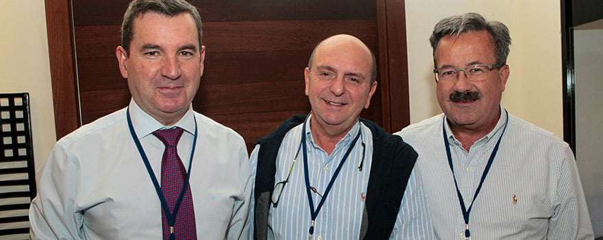 Julio Pascual, gerente del Hospital Marqués de Valdecilla; Jon Guajardo, gerente de la OSI Barrualde - Galdakao; y José Manuel Aldámiz, gerente del Sector Zaragoza II.