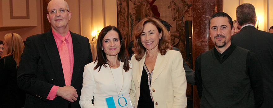 Miembros de la Fundación Hospital Calahorra con la consejera de Salud de La Rioja: Paulino González, María Teresa Jiménez y Pelayo Benito.