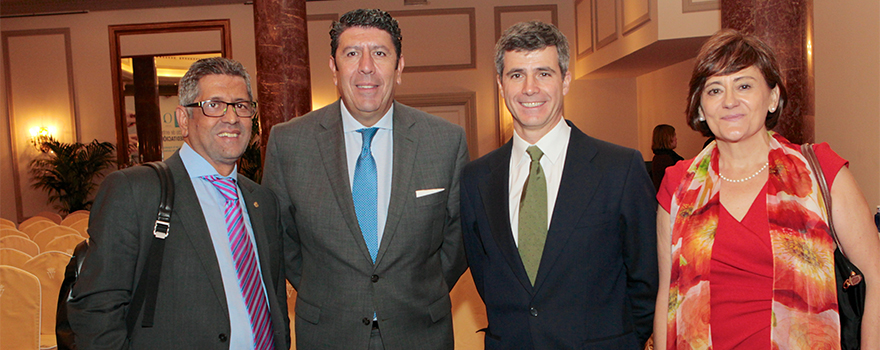 Antonio Bernal, Manuel Vilches, Adolfo Fernández-Valmayor y Carmen Ruiz. 