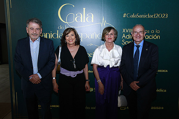 Modoaldo Garrido, gerente del Hospital Fundación de Alcorcón (Madrid); Cristina Granados; Piedad Navarro, directora de Relaciones Institucionales de Air Liquide Healthcare; y Luis Martínez, director de Asistencia Sanitaria y Resultados en Salud del Servicio Andaluz de Salud (SAS).