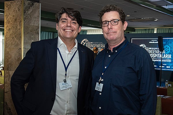Diego Arriaga; y José Carlos Cardillo, jefe de Servicio de Mantenimiento del Hospital Río Ortega.