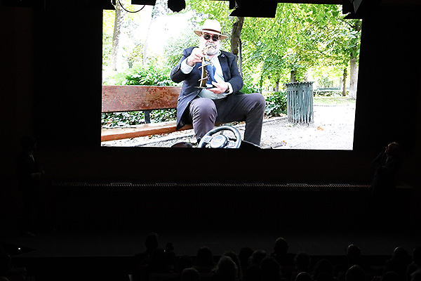 Momento del vídeo de recogida del premio del actor Antonio Resines. 