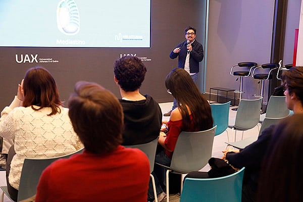 Una de las charlas de la jornada para futuros residentes.