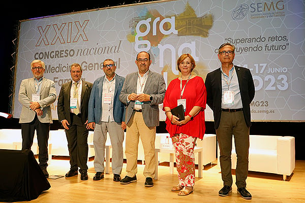 Miembros del Comité Científico y Organizador junto a la presidenta de la SEMG, Pilar Rodríguez Ledo.