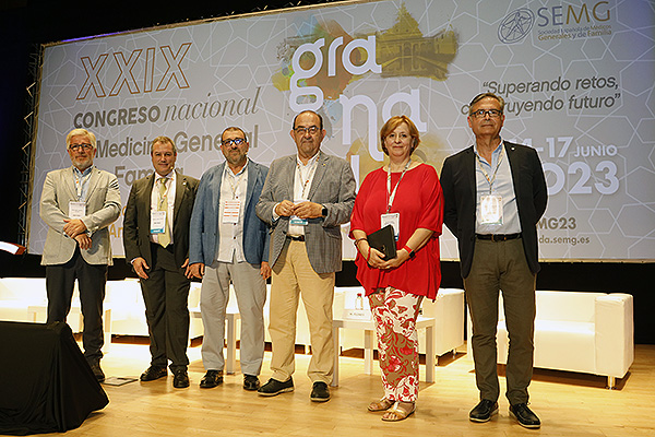 Miembros del Comité Científico y Organizador junto a la presidenta de la SEMG, Pilar Rodríguez Ledo.