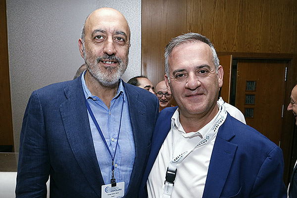 Alfonso Quiroga, gerente senior de Sanidad de Serveo; y Francisco Javier Gregorio, agente comercial de Polygon SPA.