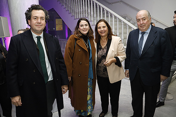 Ricardo De Lorenzo Aparici, director del bufete De Lorenzo Abogados; Ofelia De Lorenzo Aparici, presidenta de la Asociación Española de Derecho Sanitario; Manuela García; y Ricardo De Lorenzo Montero, presidente del bufete De Lorenzo Abogados.