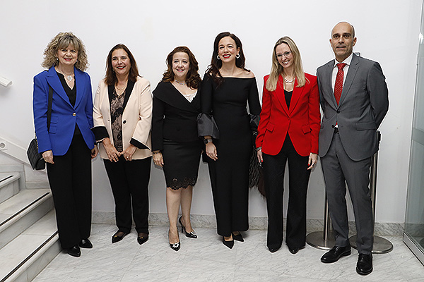Elvira Velasco, Manuela García, Fátima Matute, Sara García Espada, Laura Gutiérrez y Ricardo López.