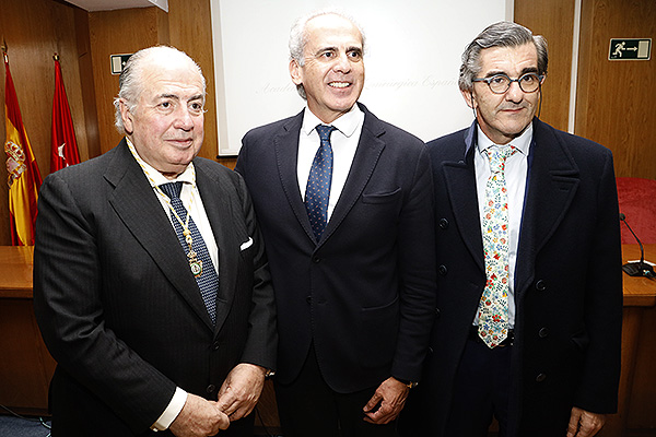 Ricardo De Lorenzo, Enrique Ruiz Escudero y Juan Abarca, presidente de la Fundación IDIS y HM Hospitales.