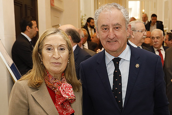 Ana Pastor y Tomás Cobo.