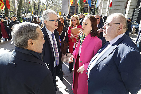 Marciano Gómez, Juan José Pedreño, consejero de Salud de la Rgión de Murcia; Sara García Espada, consejera de Salud y Servicios Sociales de Extremadura; y Alejandro Vázquez
