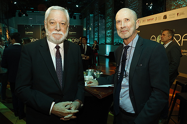 Ángel Gayete y Carlos Cisternas, presidente de Fenin Cataluña.