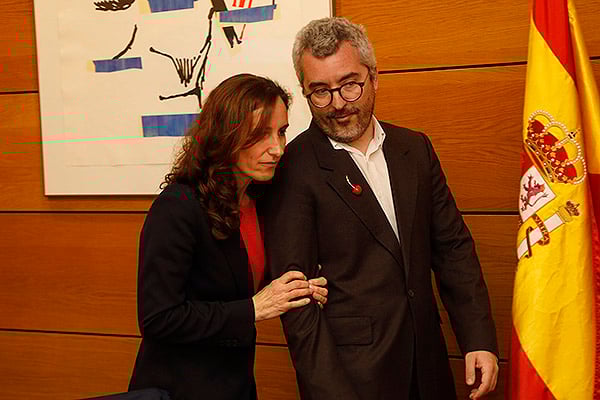 Mónica García junto con Javier Padilla a la entrada del Consejo Interterritorial.