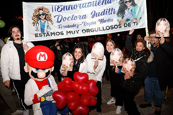 Máscaras, corazones y hasta un Mario disfrazado esperan a la 